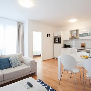  Apartman Charming Maraska